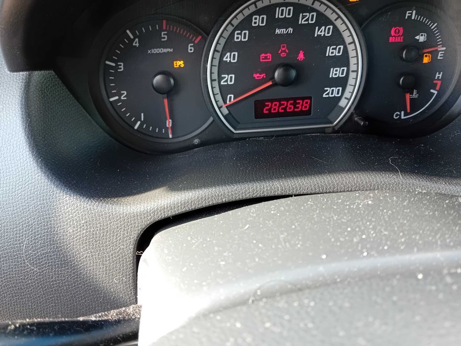 Carro suzuki swift