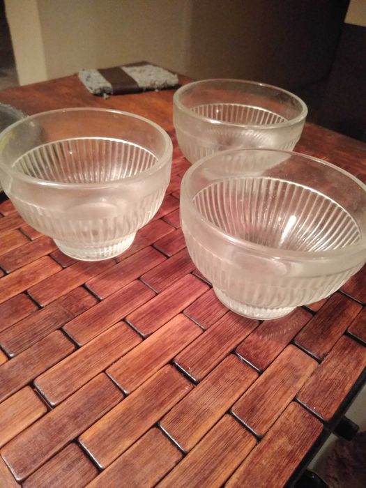 Ząbkowice proj Kupczyk 1975 trzy szklane salaterki