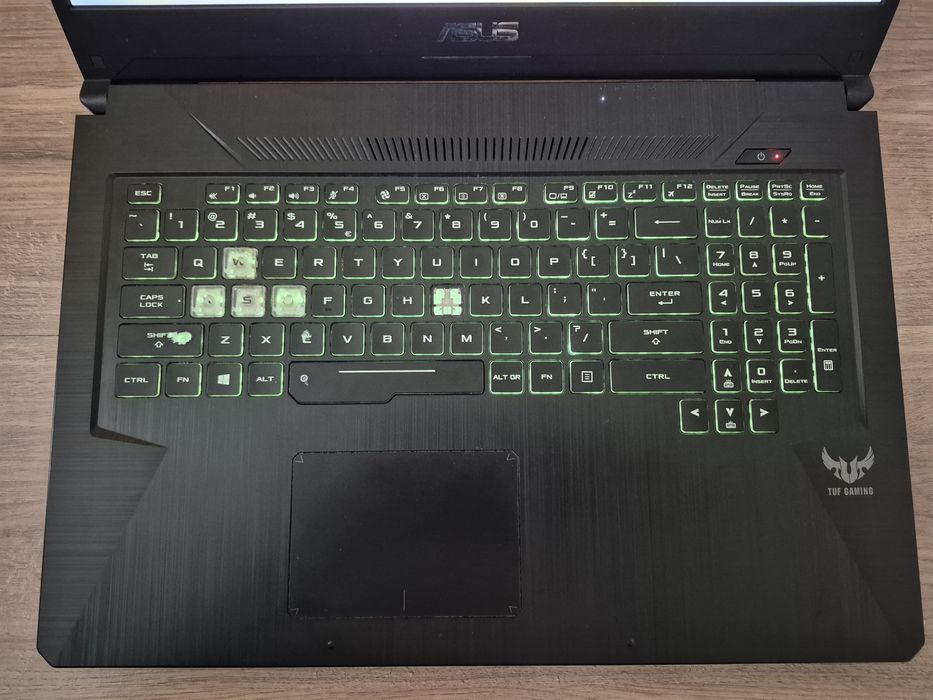 ASUS TUF Gaming FX705D – 17,3", GTX 1650, Ryzen 5, SSD, 8 GB RAM