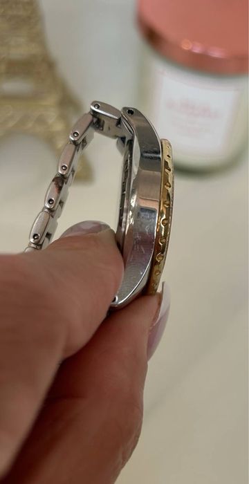 Наручний жіночий годинник