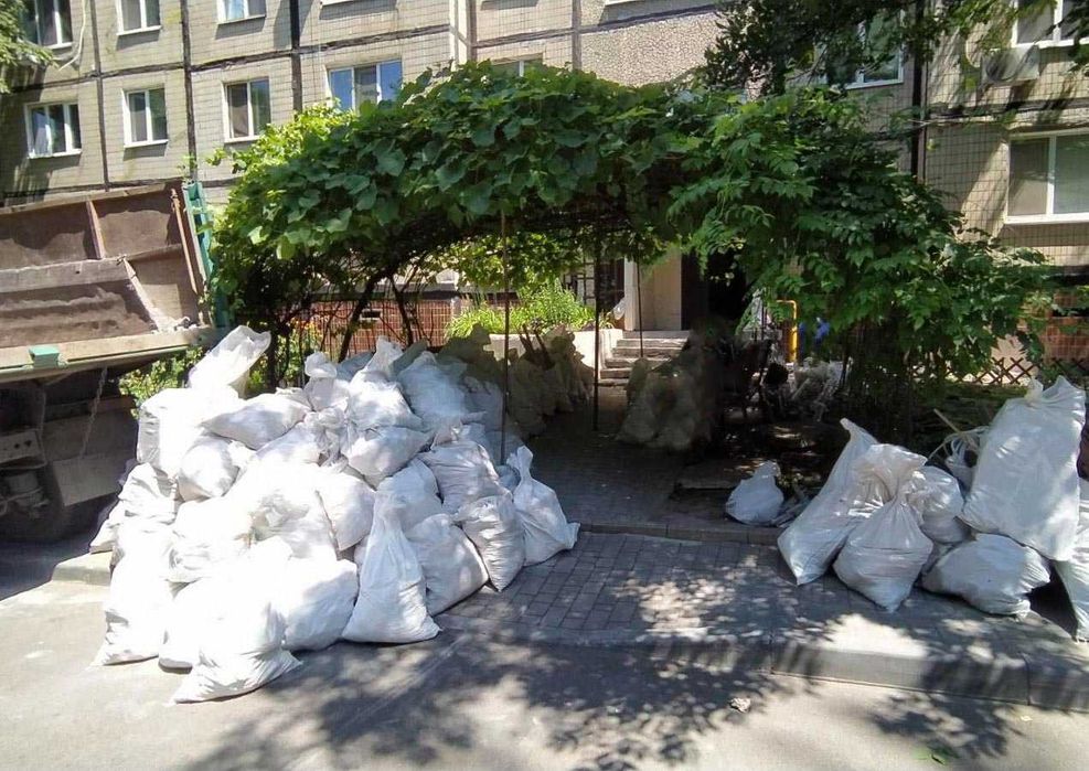 Вывоз мусора,  Вывоз строительного мусора, Вывоз веток, Вивіз сміття, Вывоз окон, Вывоз земли Камаз, Газель