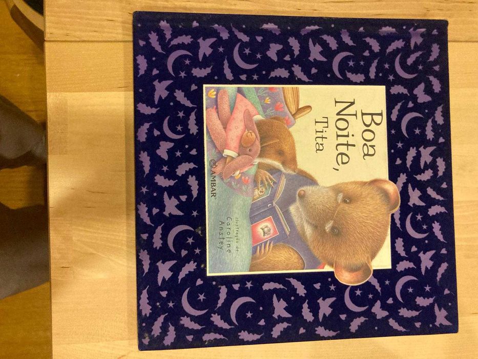 Boa Noite, Tita  Caroline Anstey