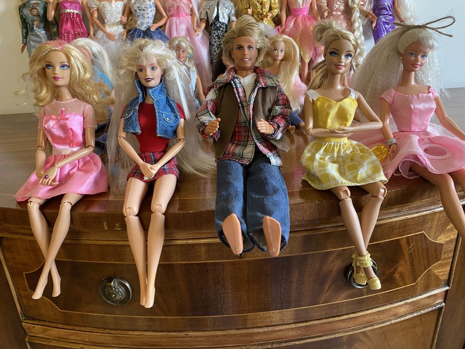 Barbies bonecas, roupas e acessorios