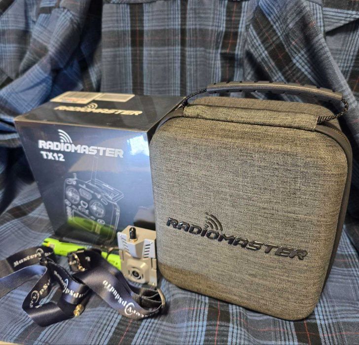 Radiomaster TX12 ERLS 2.4 та 915 ES900TX Новий Кейс Батареї 18650