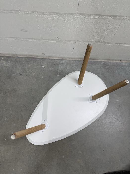 Mesa de café assimétrica