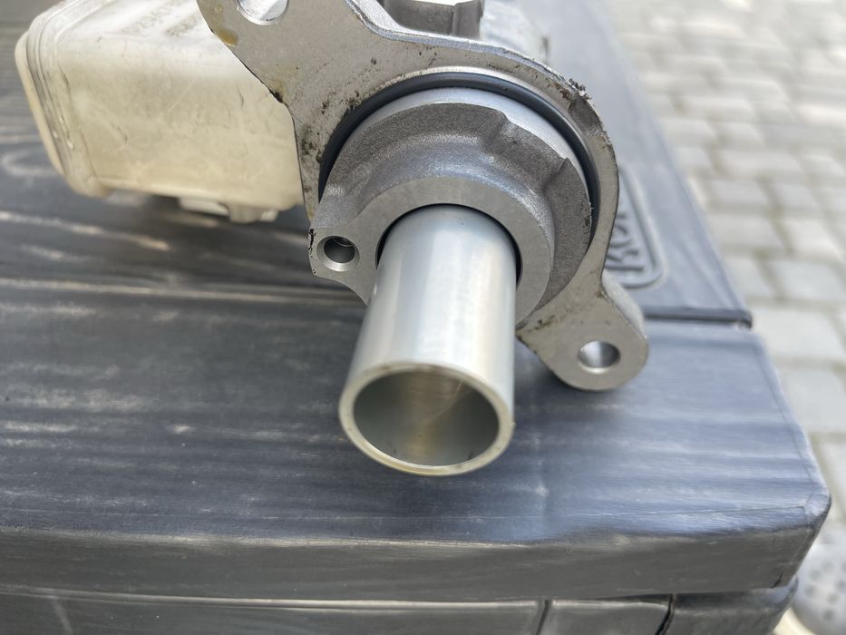 Бачок гальмівної рідини nissan rogue