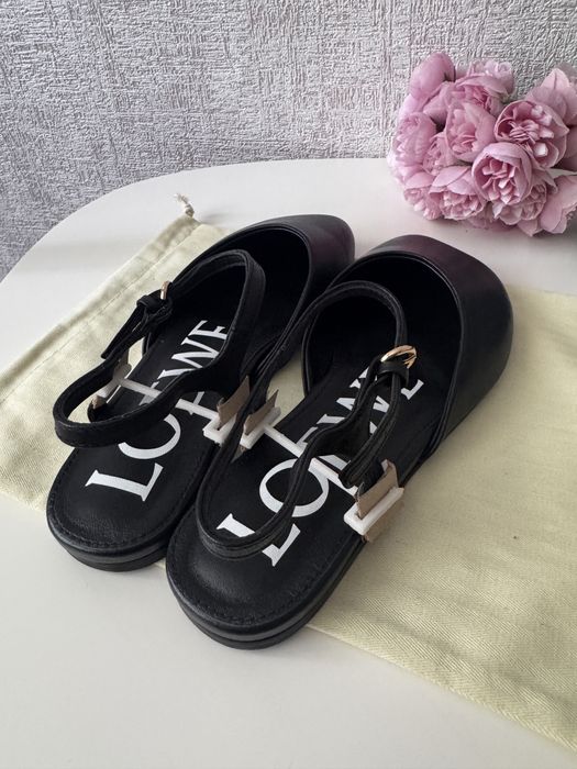 Босоніжки шкіряні Loewe
