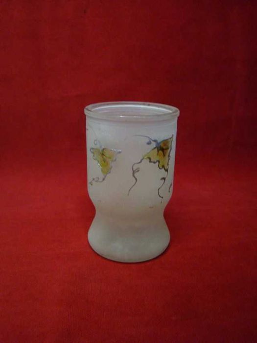 mały szklany wazon ręcznie malowany  szkło matowe