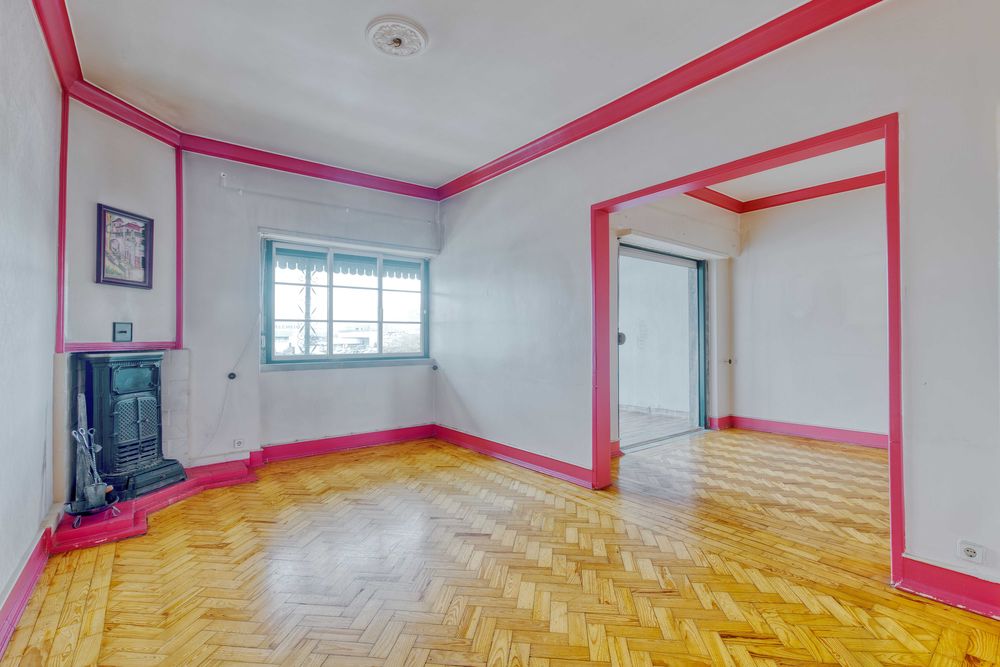 Apartamento Moradia T4 + Sótão Loures