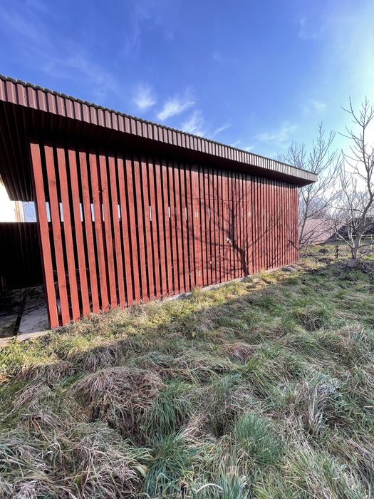 Продається сучасний двоповерховий будинок з великим підвалом