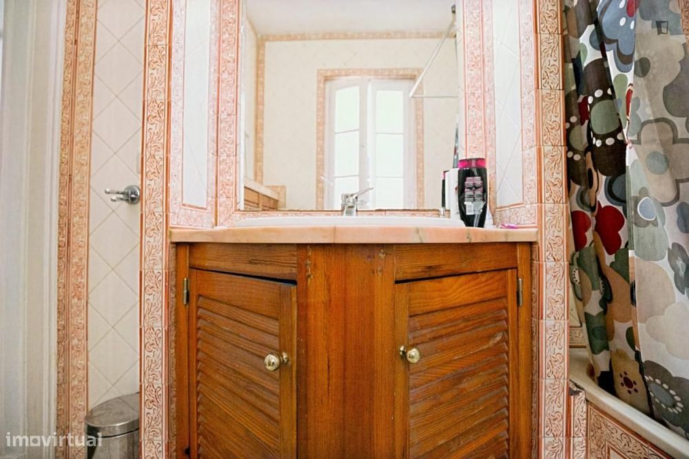 Quarto - localizado em Picoas Lisbon