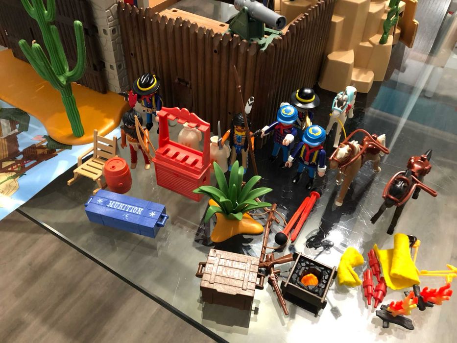 Playmobil Todo Conjunto Piratas, Cowboys e Índios, Dragões