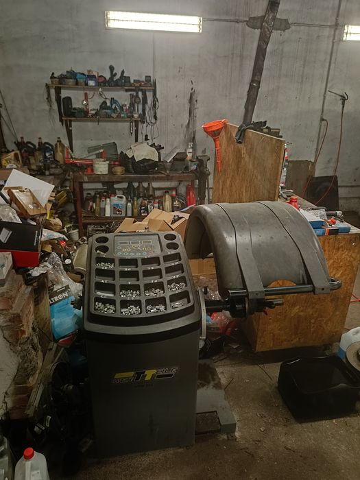 Montażownica i wyważarka do opon