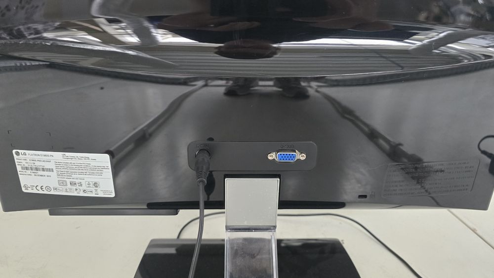Monitor LG Flatron E2260