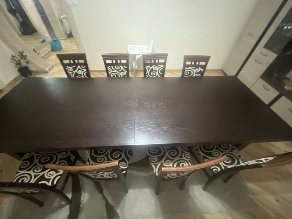 Stólł z krzesłami