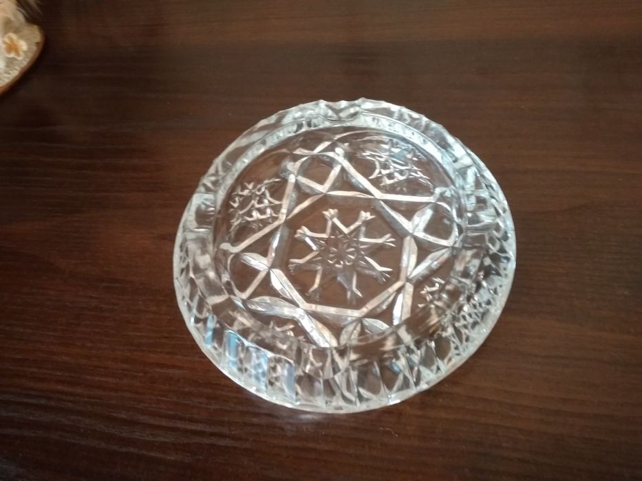 Продам пепельница.