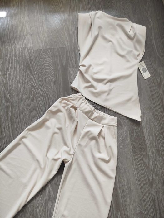 Komplet damski nowy elegancki M