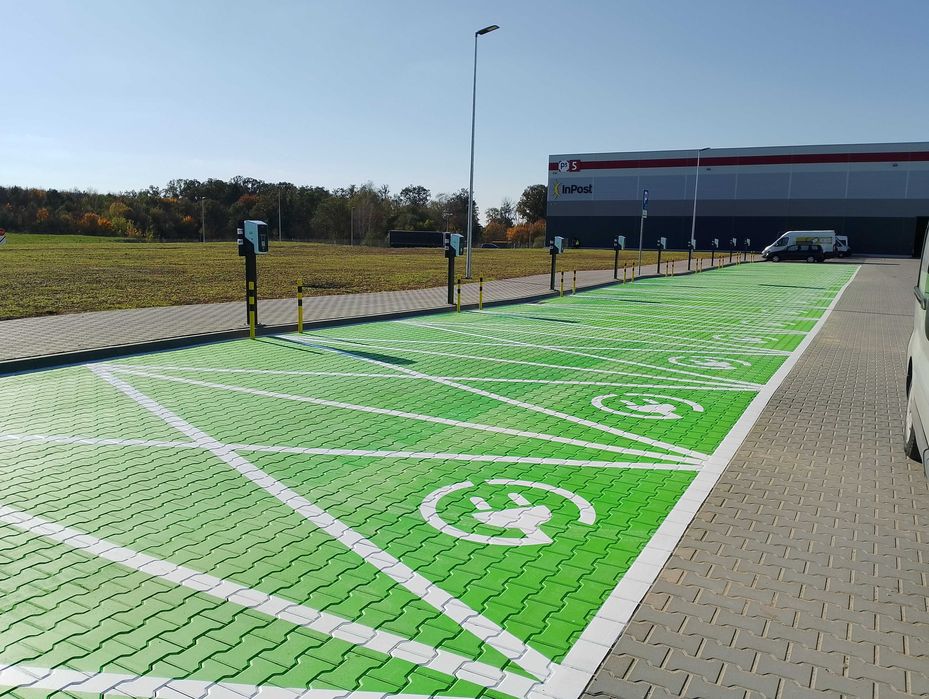 Oznakowanie Poziome Malowanie linii garaży znaki parking magazyn