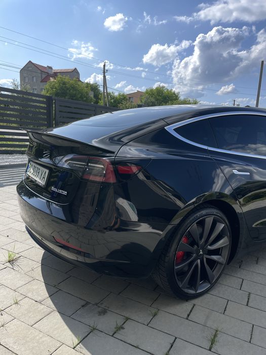 Tesla Model 3 Performence
