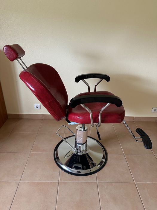 Poltrona hidráulica para barbearia / estética com apoio de cabeça