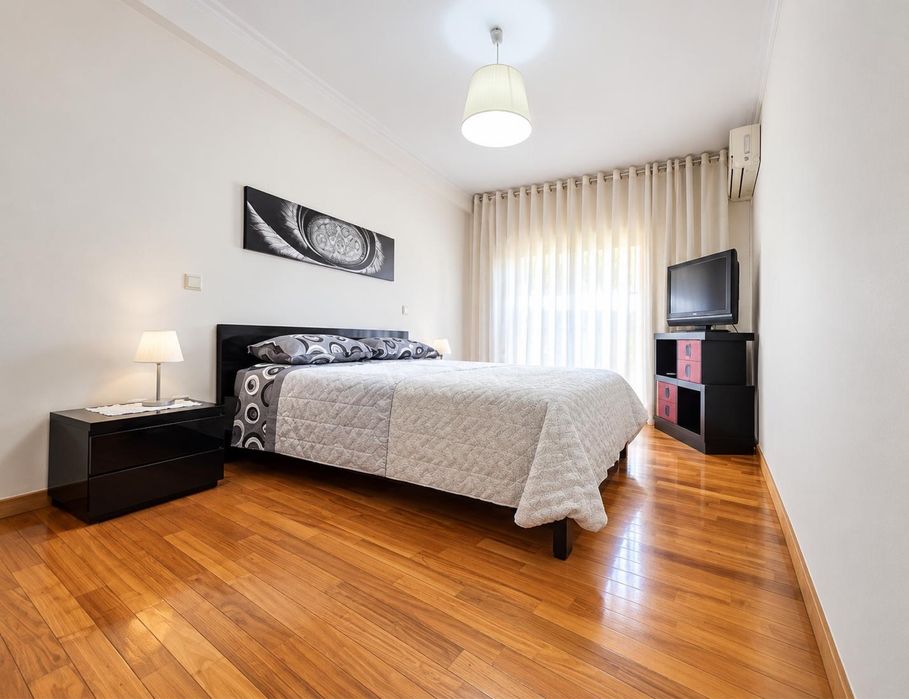 Venda de  Apartamento T3 com 135 m2 bruto