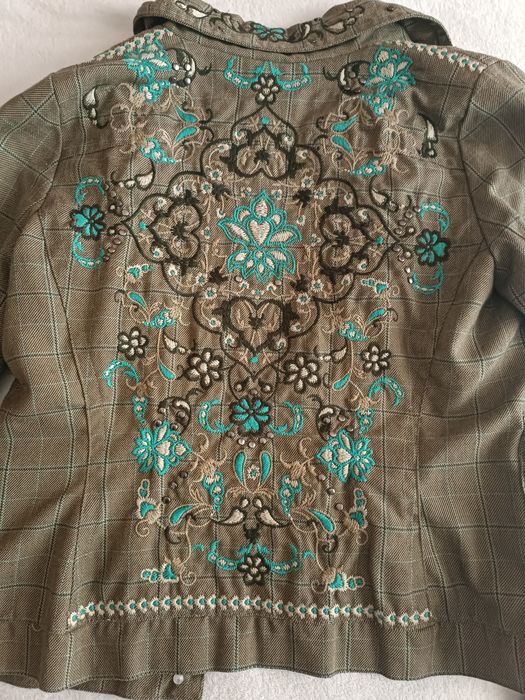 Blusão da marca Two Ten Ten Five