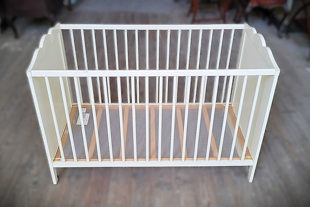 Berço modelo IKEA - Branco