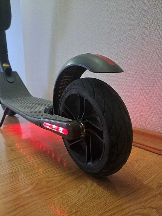 Електросамокат Segway Ninebot ES4