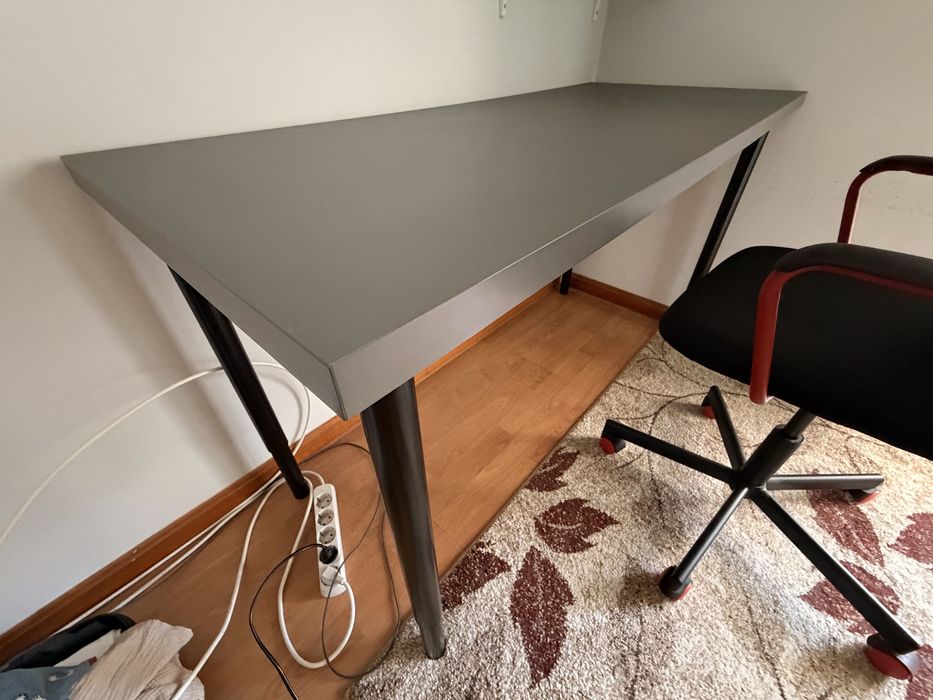 Conjunto IKEA Secretária + Cadeira Gaming | Excelente estado | Preço especial
