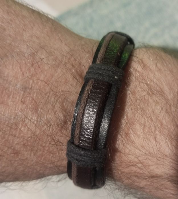 Кожаный браслет напульсник