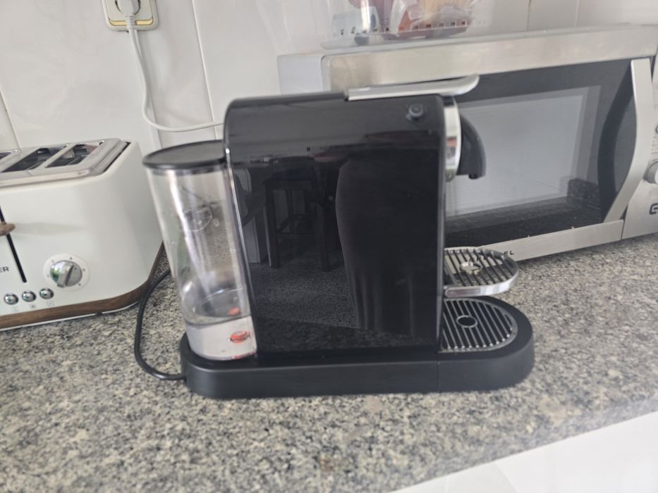 Máquina nespresso como nova