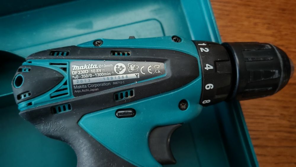 Шуруповерт Makita DF330D полный комплект, оригинал.