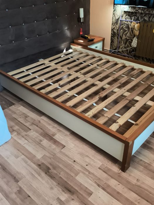 Łóżko dwuosobowe 140x200