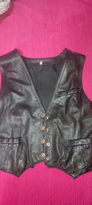 Colete de pele genuína