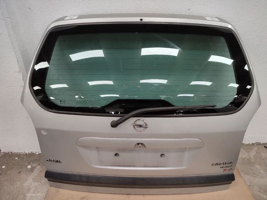 ML32 Mala Opel Zafira de 2001