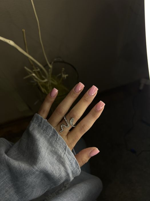 Петропавлівська 49. Манікюр , гель лак+ укріпленя , нарощування)