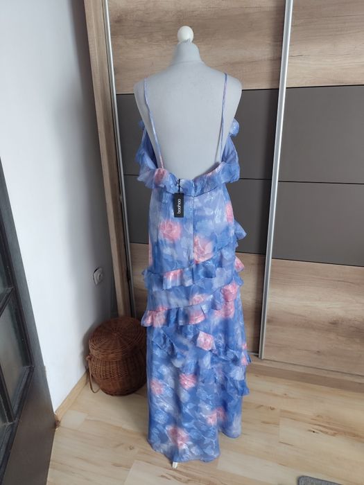 Piękna długa sukienka z falbankami r. 44/46