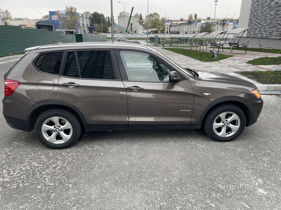 BMW X3 бензин 3.0 атмосфера, в родной краске 2011 г