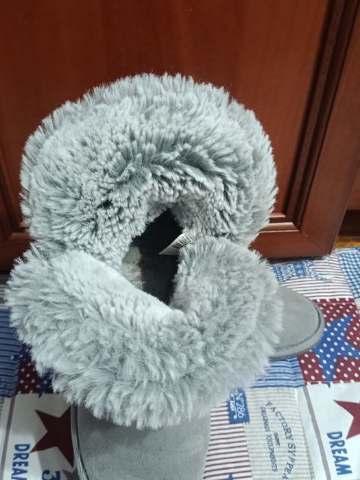 Жіночі сірі угги