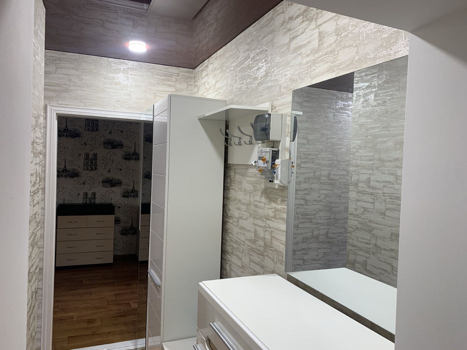 2-х комнатная в р-не кинотеатра