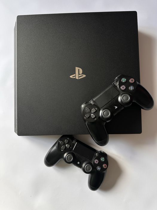 Sony PlayStation 4 pro  1 TB+ 1 геймпад
