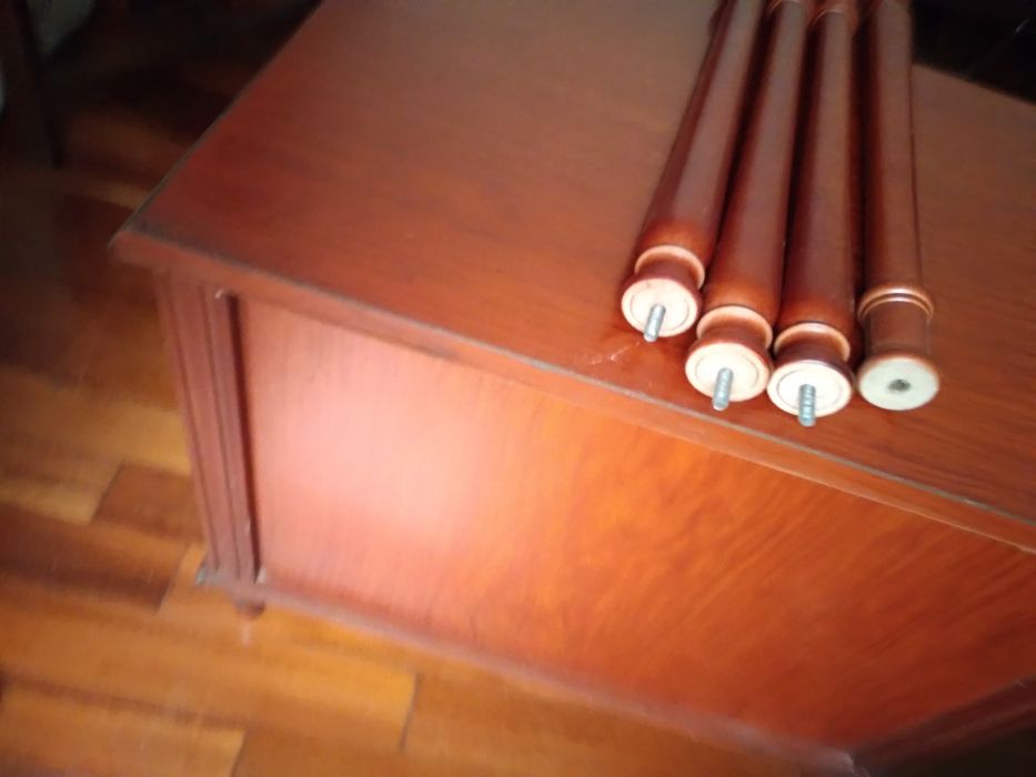 Móvel pequeno com 3 gavetas