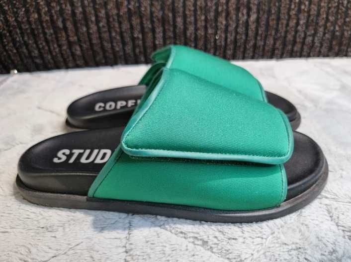 Klapki Copenhagen Studios, 38