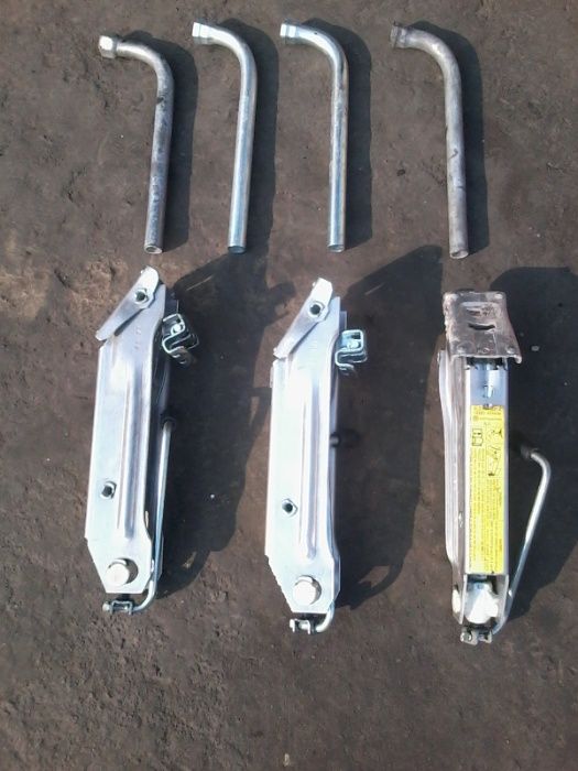 Домкрат  опель Део Ланос Сенс Фольксваген Гольф Пассат форд