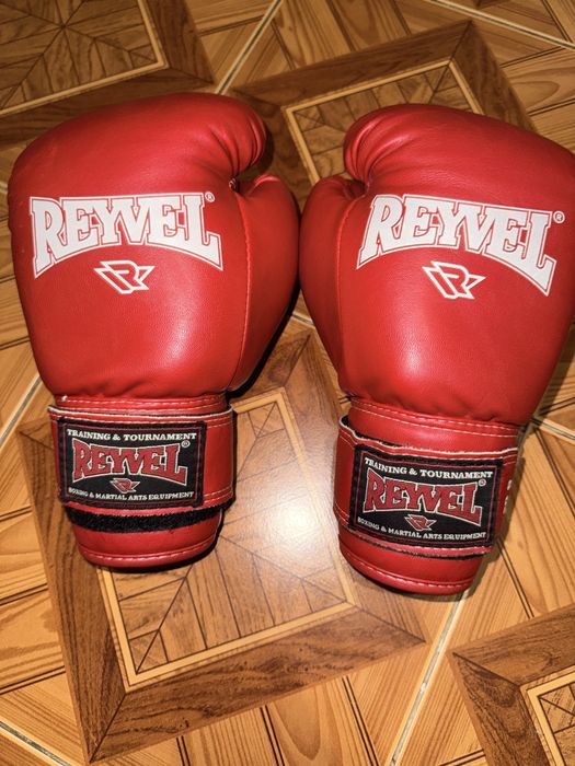 Боксерські рукавички 6 oz та 8 oz