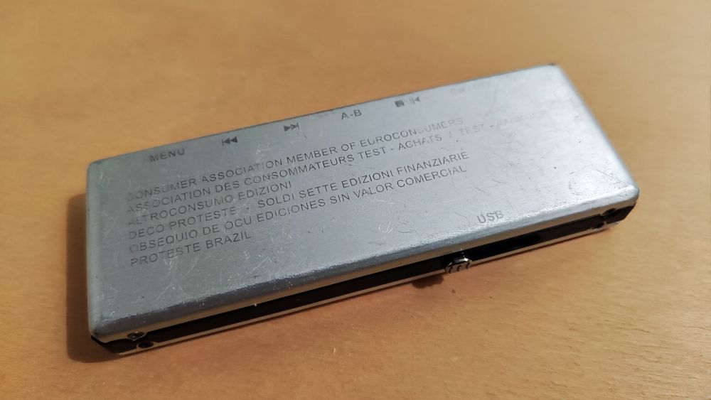 Leitor de música digital SM300, compatível com os formatos MP3 e WMA