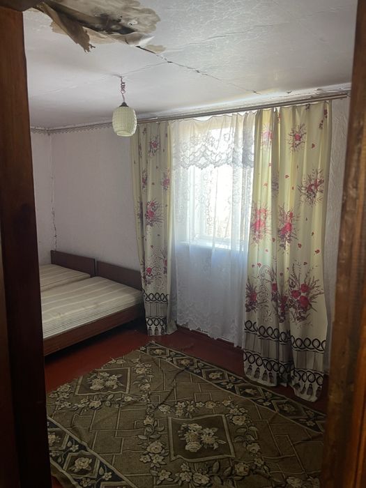 Продається земельна ділянка з будинком