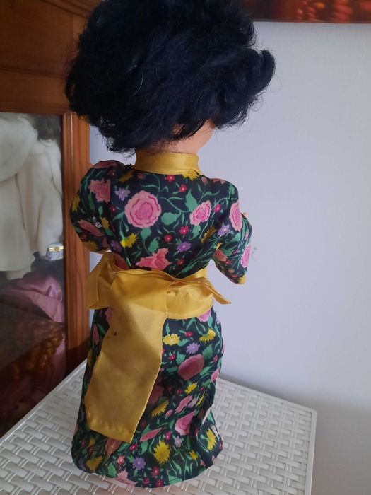 Vendo linda boneca muito antiga
