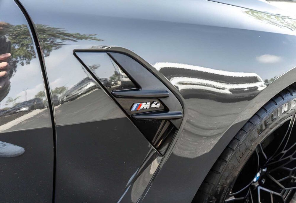 BMW M4      2021