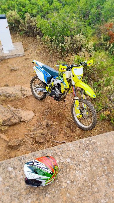 Vendo suzuki Rmx 450. matrículada.